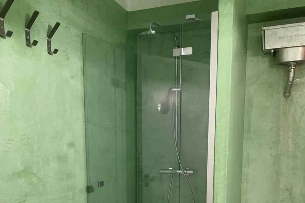 אתונה Quiet And Central Flat With Private Backyard Garden מראה חיצוני תמונה