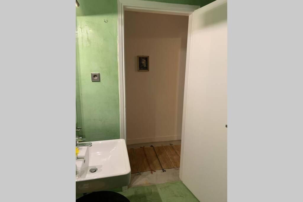 אתונה Quiet And Central Flat With Private Backyard Garden מראה חיצוני תמונה