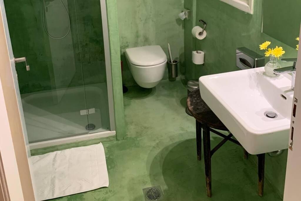 אתונה Quiet And Central Flat With Private Backyard Garden מראה חיצוני תמונה
